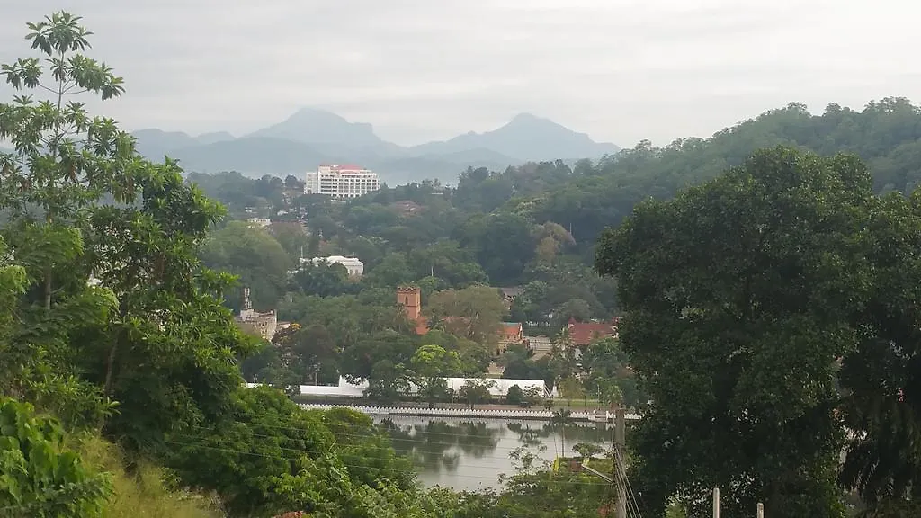 36 Bed & Breakfast Kandy 0*,