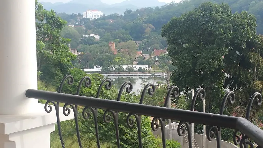 36 Bed & Breakfast Kandy